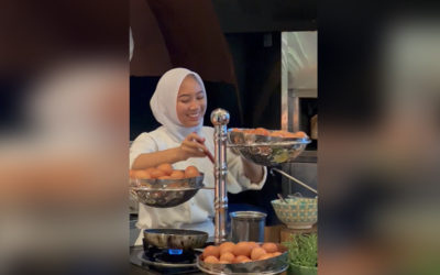 Our Bandung Intern Intan is impressive when it comes to serving with a SMILE