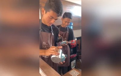 #Kelas sesi 1 sebentar lagi akan berakhir, yukk kita liat keseruan mereka untuk latihan latte art nya !!!